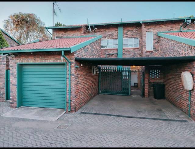 3 BEDROOM TOWNHOUSE FOR SALE IN LYTTELTON